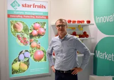 Denis Richard de Star Fruits. La société offre des solutions qui permettent de prolonger la production des fruits locaux, comme des variétés précoces et des variétés avec une bonne conservation.