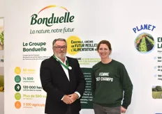 Céline Mayaud, responsable communication corporate et Pascal Bredeloux, directeur du développement du Core Business chez Bonduelle, sont venus représenter la société. Au SIA, ils ont expliqué aux consommateurs comment on peut faire de l’agriculture durable, du champ à l’assiette. Ils ont également communiqué sur leurs engagements RSE. 