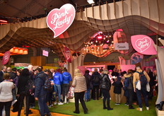 Le stand Pink Lady a attiré beaucoup de monde.