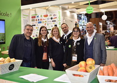 Le Collectif Nouveaux Champs, impliquant aujourd’hui 64 entreprises françaises engagées dans une démarche visant à valoriser le Zéro Résidu de Pesticides. 