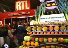 Julien Courbet a présenté l'émission « Ça peut vous arriver » en direct sur RTL et sur le stand d'Interfel. 