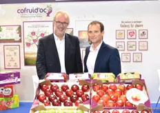 Didier Crabos et Philippe Jean de la société Cofruid'oc, mettent en avant leurs pommes de la marque Legend qu'ils commercialisent depuis 4 ans. 