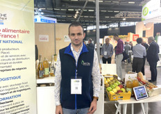 Cyril Ristaul de la SARL Saint Felix sur le stand du Grand Marché de Provence. 