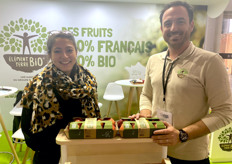 Clara De Faveri et Benjamin Vincent sur le stand Elément Terre Bio. 