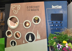 Stand Fertile et son mur tout en bois. 