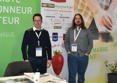 Sur le stand Planasa, William Jaguelin, commercial et Amaël Lagarde, développeur variétal sont venus présenter une nouvelle variété de fraise. 