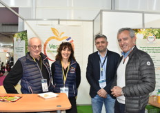 Vincent Guérin, Sandrine Gaborieau et Pierre Venteau présents lors du SIVAL sur le stand Vergers écoresponsables.