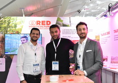 Houcem Eddine Khchana, Chargé d’Affaire, Raphael Quenum, Responsable R&D photobiologie et Yassine El Qomri, Président et CTO de Red Horticulture.