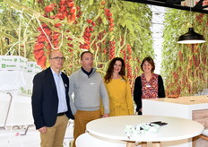 Jean-Marc Brager, Arnaud Ripoche, Harriette Rademakers et Marie-Odile Lambert sur le stand Grodan.