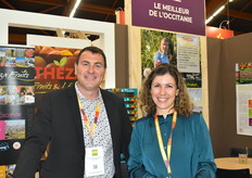 Julien et Coralie Escande sur le stand Theza Fruits