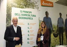 Sur le stand Demeter Italia, Giovanni Buccheri (directeur) et Tatiana Salsi (responsable de la communication)