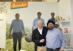 Buccheri avec Andrea Ferrarini, directeur des ventes et de la production de Bio Ferrarini, certifiée Demeter
