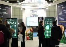 Belle initiative sur le stand de BMTI, l'entreprise publique de développement des marchés et de diffusion de l'information économique. "Êtes-vous doué pour faire vos courses et connaître la saisonnalité des produits ?" Sur un écran tactile, il fallait choisir 4 fruits, 4 légumes, 1 produit au rayon viande et 3 pour les poissons de saison. Le premier prix était un tablier. Mais pas de perdant puisque chacun a pu repartir avec un sac contenant des brochures d'information et des gadgets.