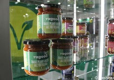 Ragood, un ragoût de légumes à base de plantes, riche en légumes variés tels que poivrons, courgettes, aubergines et oignons.