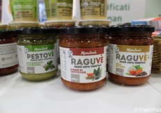 Marque Mondové : pesto végétalien à base de basilic frais enrichi de pistaches, de gondino et d'algues spiruline ; ragoût 100% végétal à base de lentilles ; ragoût veg plus à base de soja non OGM, aromatisé et enrichi de sauge, de laurier et de romarin.