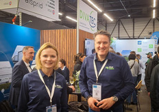 Daria Noda et Ronald Hoek représentant Blue Radix sur le stand de Divatec