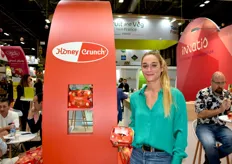 Alice Gianola présente une barquette carton 4 fruits d'Honey Crunch