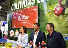 Christelle Bertin, Christophe Belloc et Marc Peyres du groupe Blue Whale ont présenté à l'occasion du salon la pomme Candine, variété qui a atteint les 3500 tonnes de récolte cette année