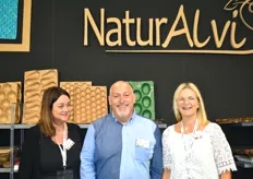Charline Lantz, Pierre Del Valle et Anne Baumuller sur le stand NaturAlvi