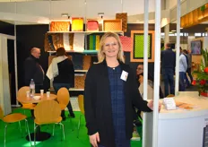 Anne Baumuller, gérante de la société Naturalvi, au salon avec son équipe pour présenter sa gamme d'alvéoles fabriquée à partir de papier kraft 100 % recyclable et 100 % biodégradable