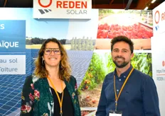 Amélie Bonnefon et Quentin Presson sur le stand Reden Solar
