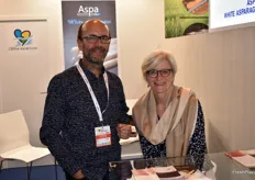 Jacques et Agnès Guironnet d'ASPA2 fournissent les restaurants et les rayons qualitatifs des GMS en asperges blanches et rhubarbes précoces