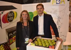 Pascale Prezelin (FDA International) et Pascal Prat (Fleuron d'Anjou) présentaient des pommes