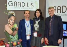 L'équipe de Gradilis : François Chevalier (recherche), Houda Flauger et Olivier Grard (D.G.)
