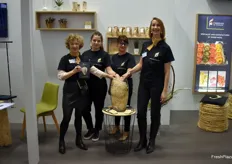 Agnès Boschet, Luana Donadoni, Shirley Donadoni et Anne Brisbare de la société Fibreries de Touraine, sont venues présenter leur tapis à base de fibres de bois prêt à l'emploi