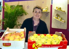 Florence Sournies de la société Fruits et Compagnie présentait parmi sa gamme de produits la pomme des Alpes de Haute Durance et la variété Fred, origine Suisse