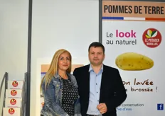 Susann Ktelih et Andre Sambussy du groupement de producteurs Le Potager Marollais venus présenter leur pomme de terre brossée non lavée