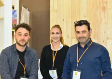 Arthur Landes, Helena et Jean-Pierre Landes de la société Agriviva venus présenter leur nouvelle gamme de jus